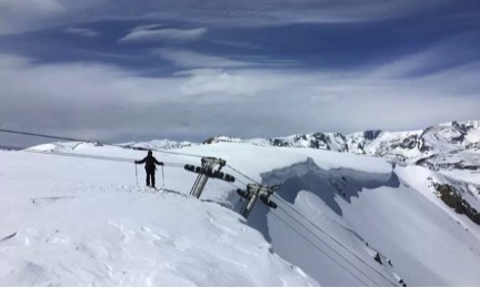 image of the beartooth pass snow cornice